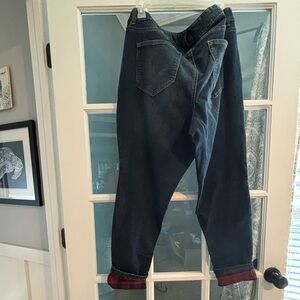 Dark blue jeans with cute flannel detail